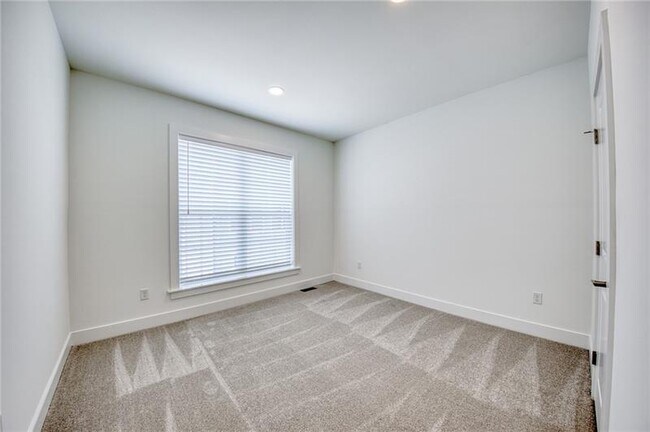 Building Photo - 304 Highbridge Ln