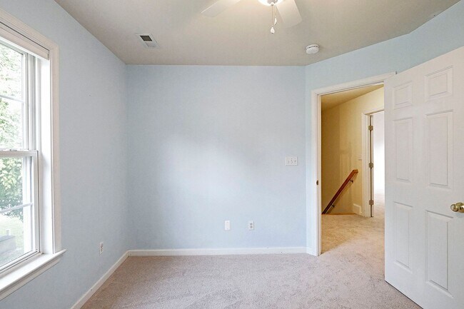 Building Photo - Pet-Friendly N. Albemarle Home With Fenced Yard