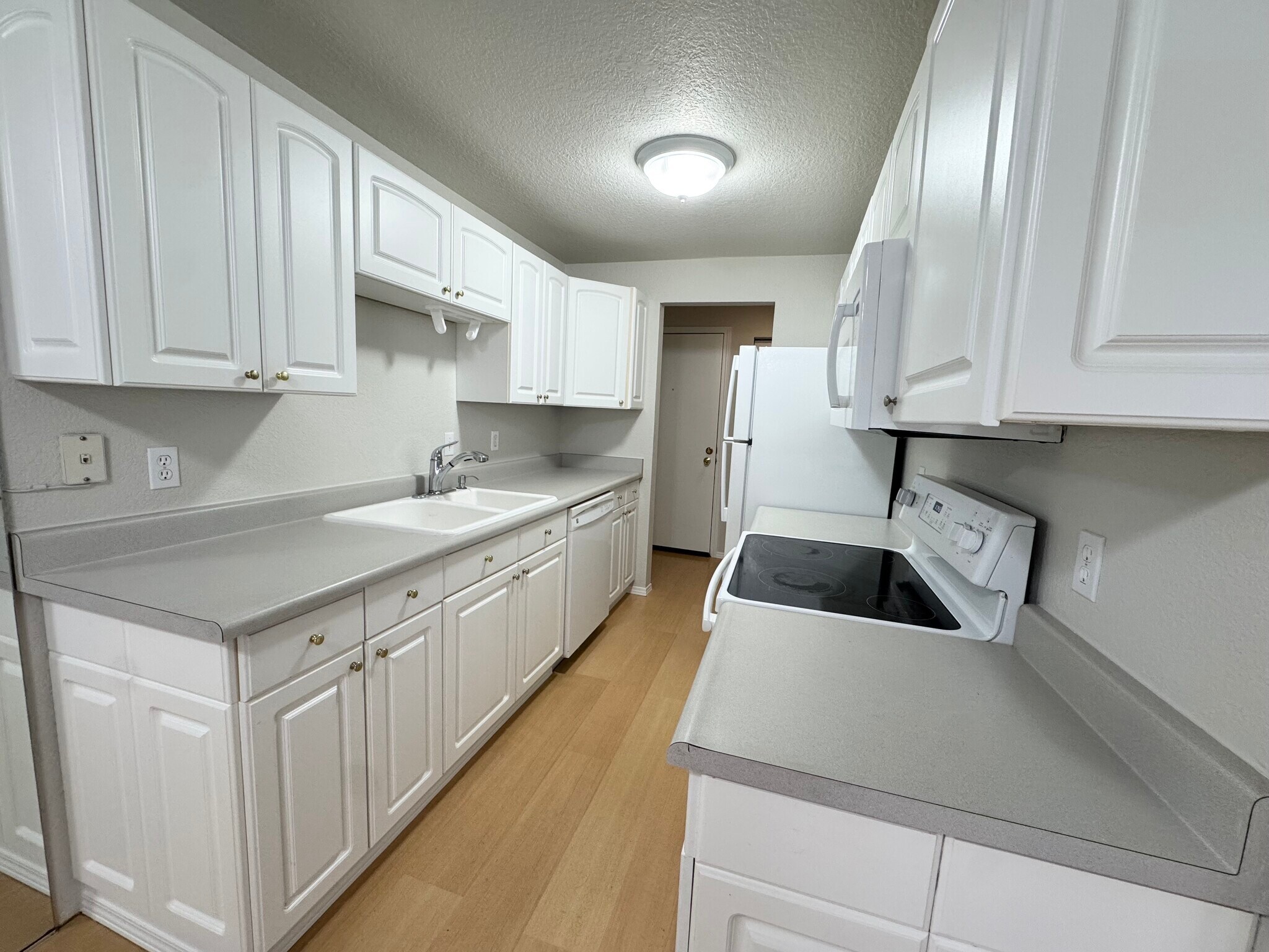 Building Photo - 15705 NE 18th St