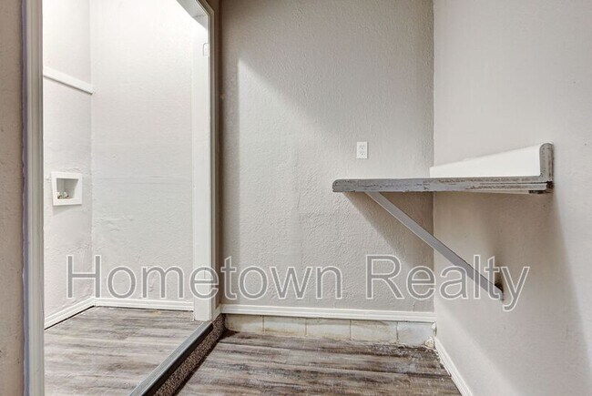 Building Photo - 310 NW 118th St