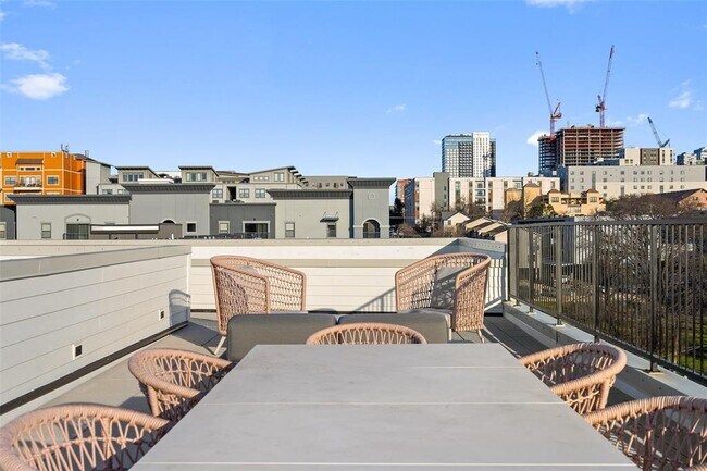 Building Photo - 2500 Longview St