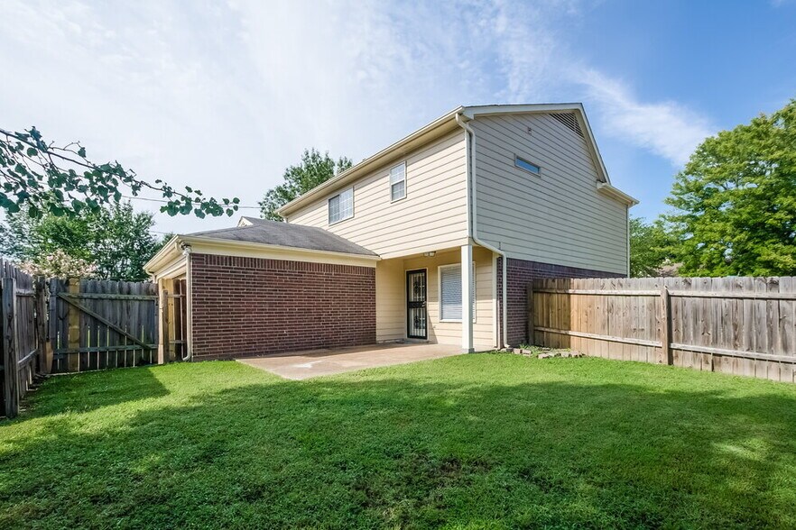 Building Photo - 1812 Black Bear Cir E