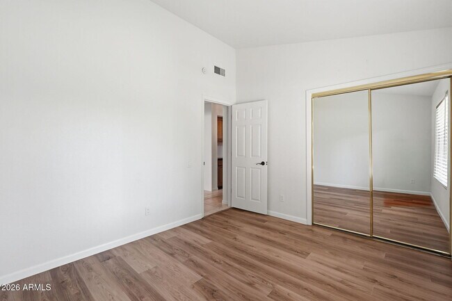 Building Photo - 1365 N Diane Cir