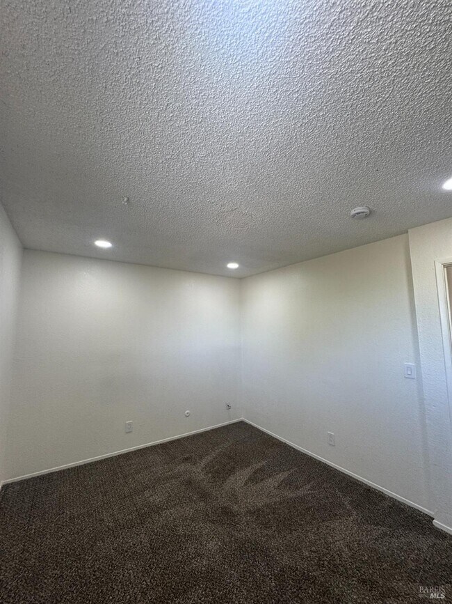 Building Photo - 118 Yorkshire Ct