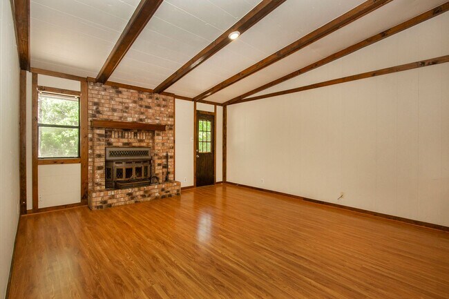 Building Photo - House for Lease in Denison Area - 3/2/2