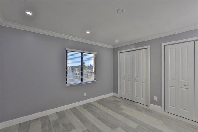 Building Photo - 7037 Sunset Dr S
