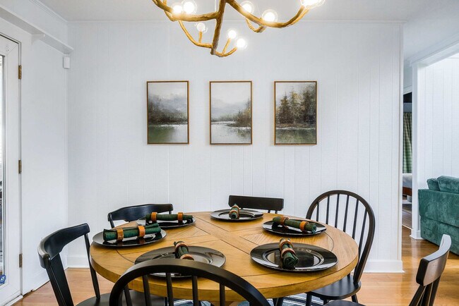 Building Photo - 2964 Hopkins Dr