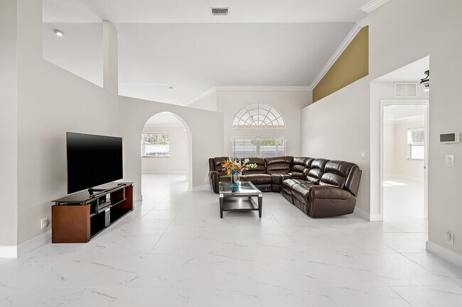 Building Photo - 2962 SW Coastal Terrace