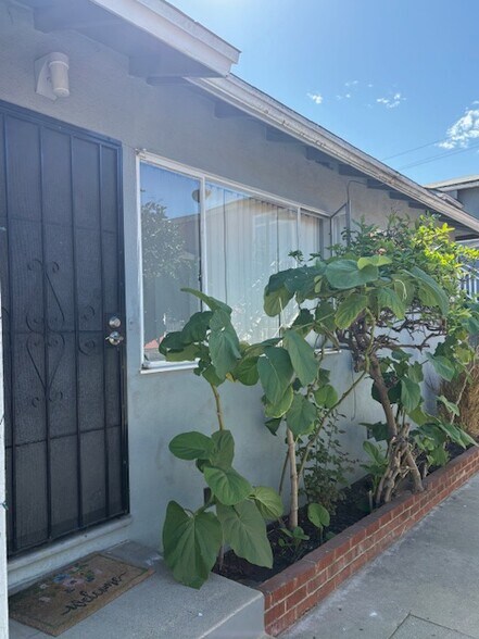 Primary Photo - 412 W Regent St