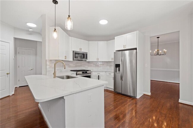 Building Photo - 2871 Belfaire Lake Dr