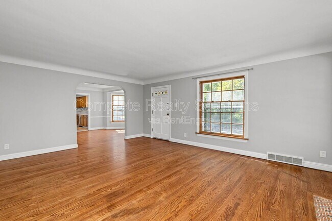 Building Photo - 524 Gerald Pl