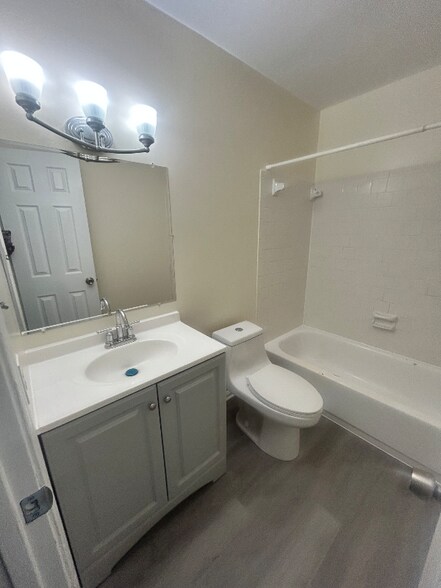 Building Photo - 17431 Hoskinson Rd