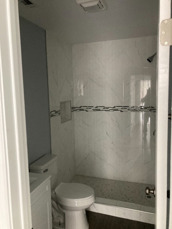 Building Photo - 2109 Kerria Ave