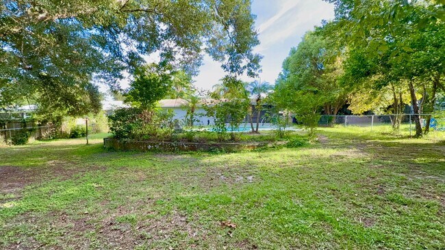 Building Photo - Your DeLand Escape: 4 Bedrooms + Pool at G...