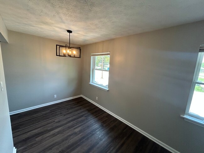 Building Photo - 3710 Noblitt Dr