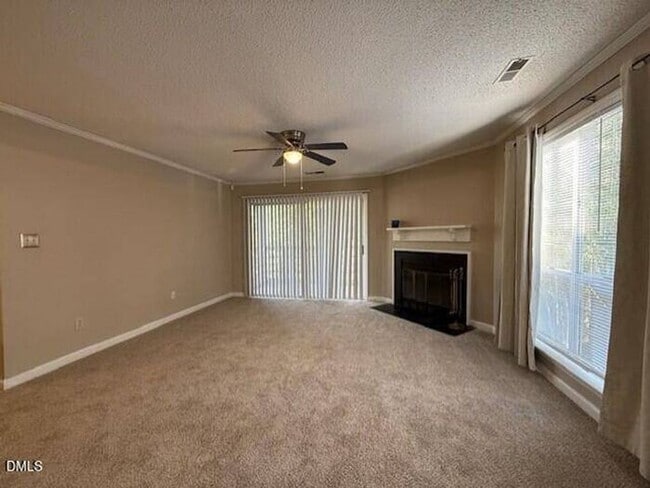 Building Photo - Awesome two-bedroom townhome!