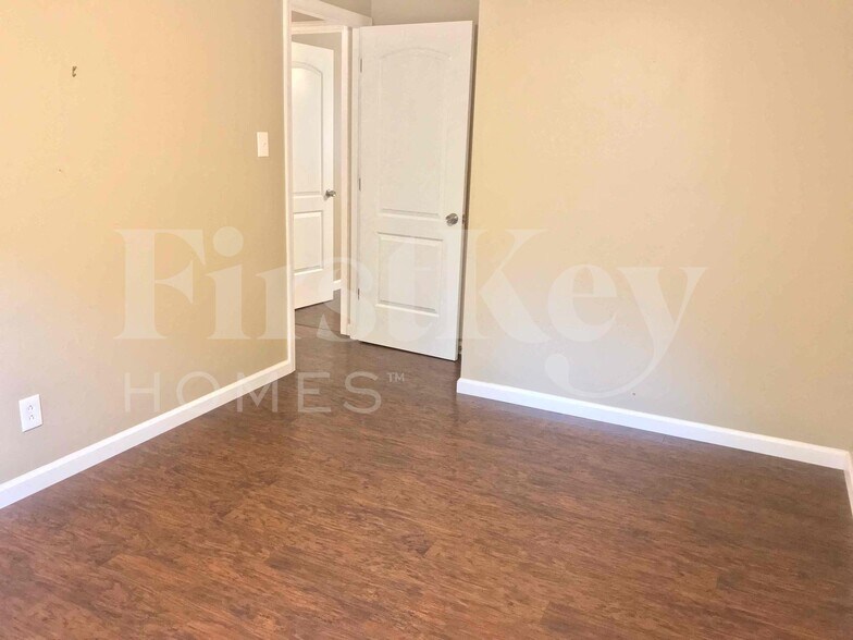 Building Photo - 6380 El Serrano Dr