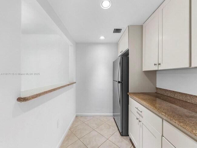 Building Photo - 14034 SW 90th Ave