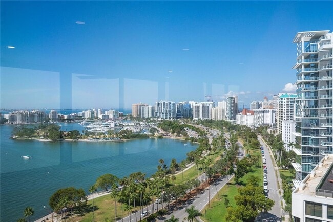 Building Photo - 770 S Palm Ave