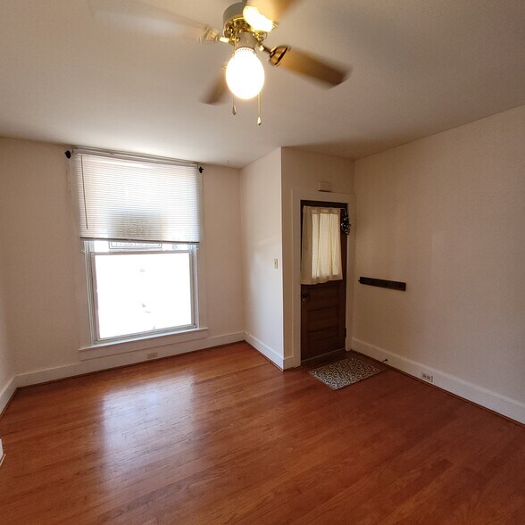 Building Photo - 1735 Cole St