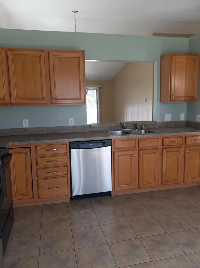 Building Photo - 311 E 20th St