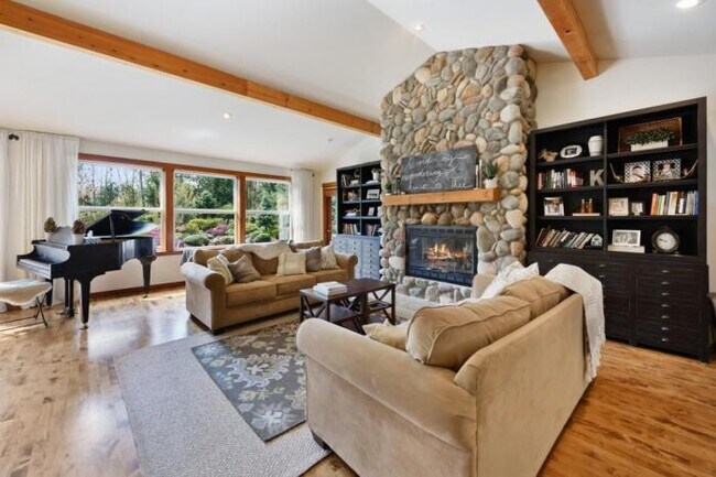 Building Photo - 4 bedroom in Tukwilla WA 98188