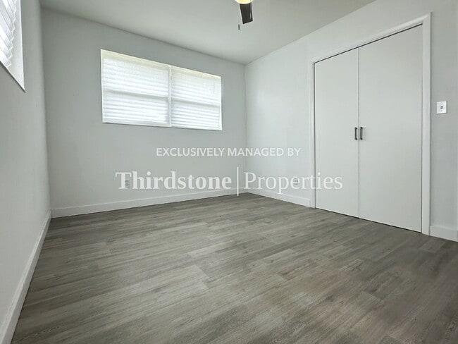 Building Photo - 8105 Santillo Dr