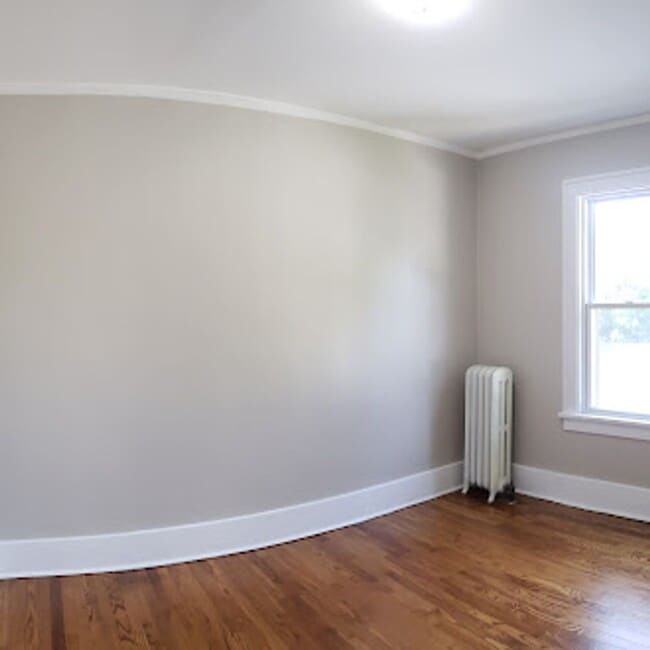 Building Photo - Fully Renovated 3BR Multi-Level Home with New Appliances