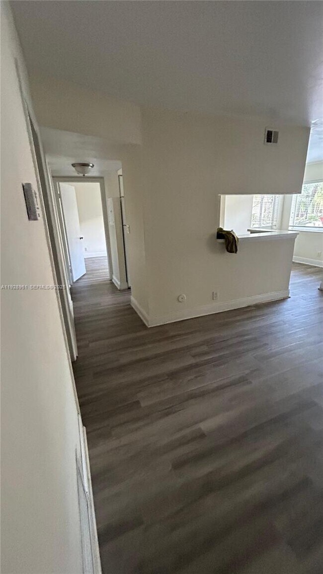 Building Photo - 5686 Rock Island Rd