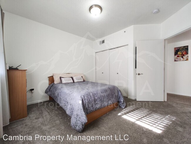 Building Photo - 2 br, 2 bath House - 4340 S Highland Drive...