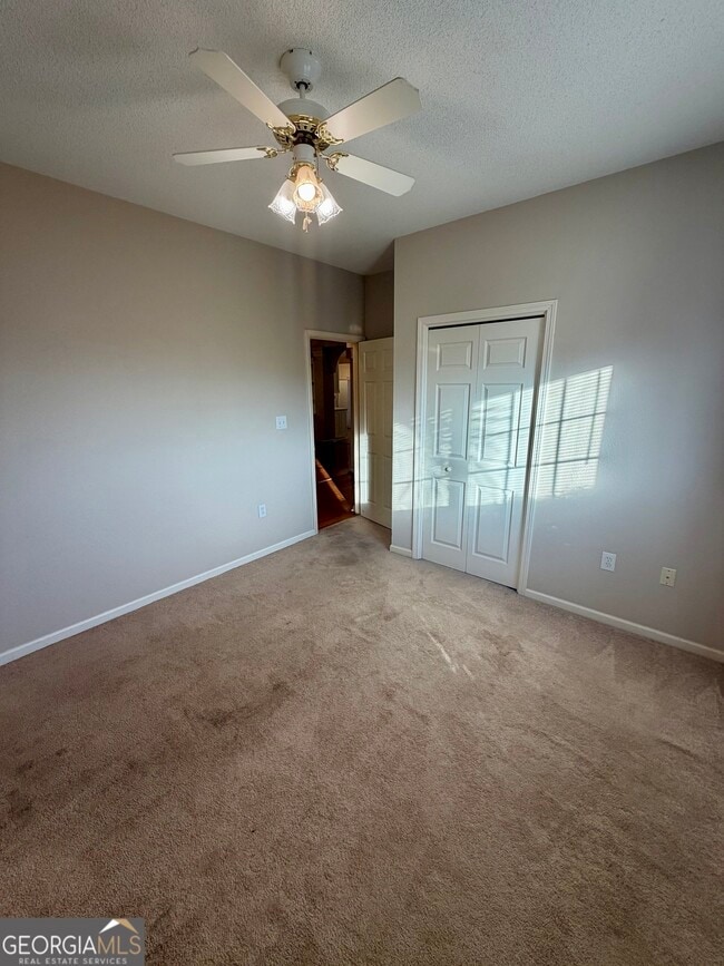 Building Photo - 213 Carrington Ln