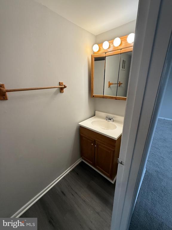 Primary Photo - 5055 Lakeland Ct