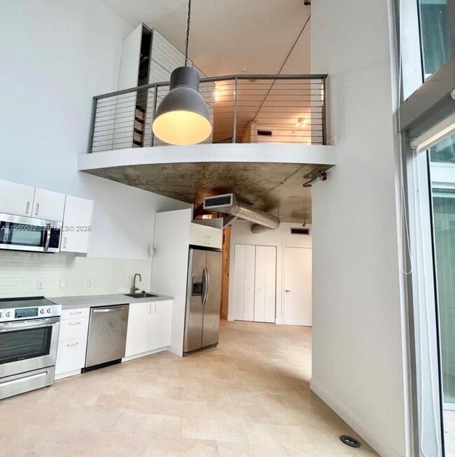 Building Photo - 690 SW 1st Ct