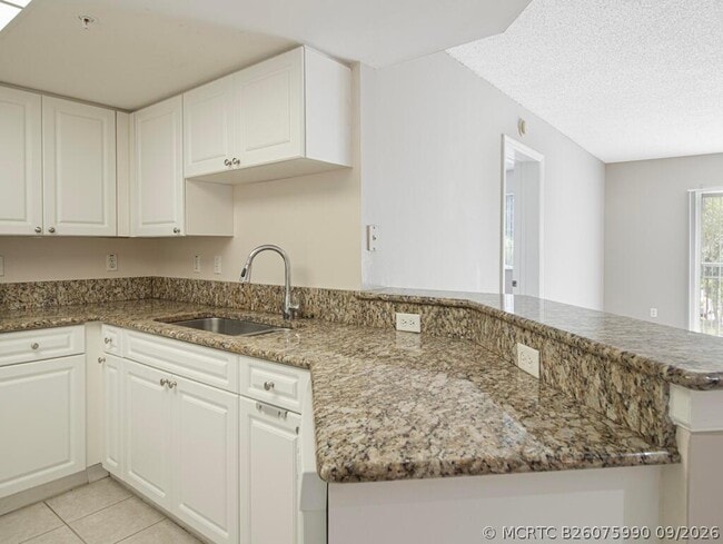 Building Photo - 500 Crestwood Ct N
