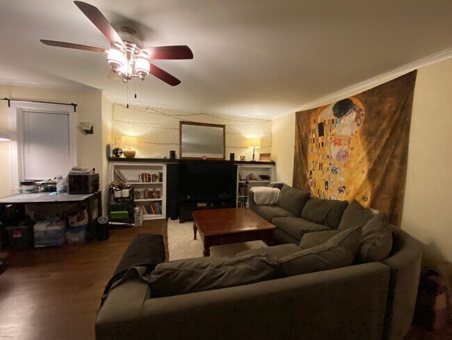 Building Photo - 6356 N Paulina St