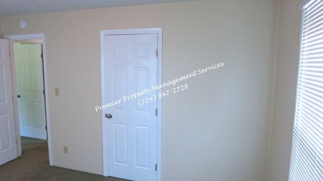 Building Photo - 511 Upper Service Rd