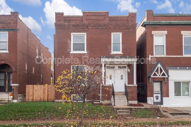 Building Photo - 3456 Chippewa St