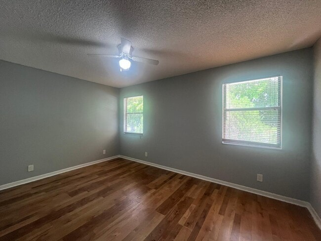 Building Photo - 5184 Jog Ln