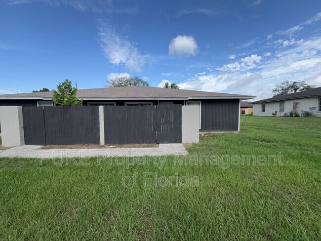 Building Photo - 5485 SE 30th Pl