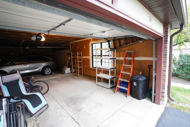 Building Photo - 361 Farnsworth Ct