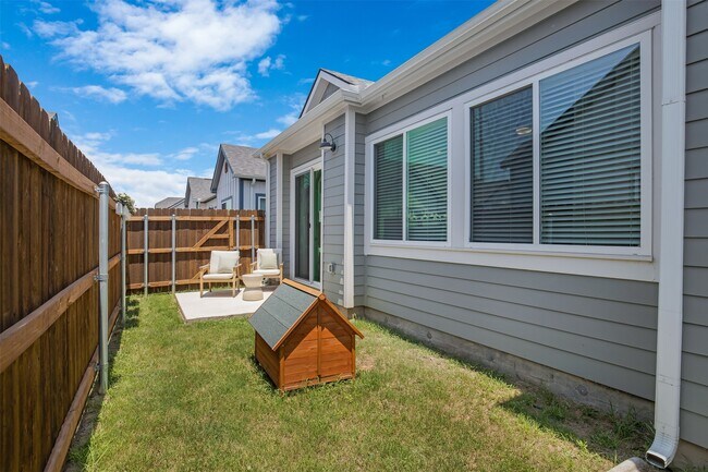 Building Photo - 7265 Borland Dr