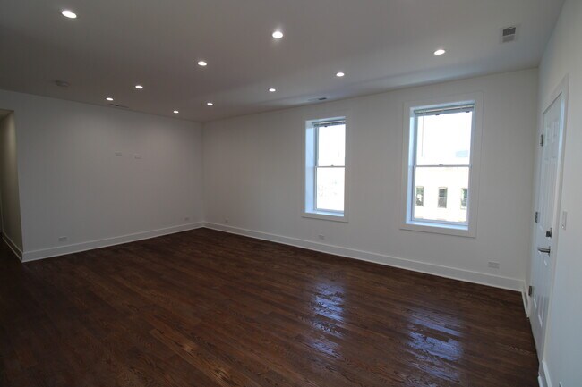Building Photo - 1440 N Milwaukee Ave