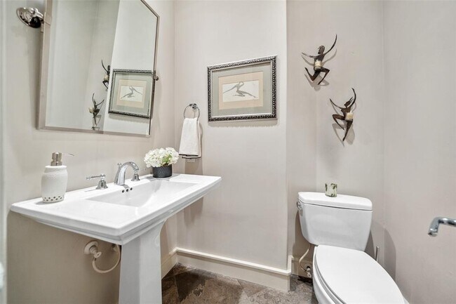 Building Photo - 5231 Calle Montilla Pl