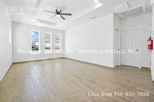 Building Photo - 5201 N Dahlia St