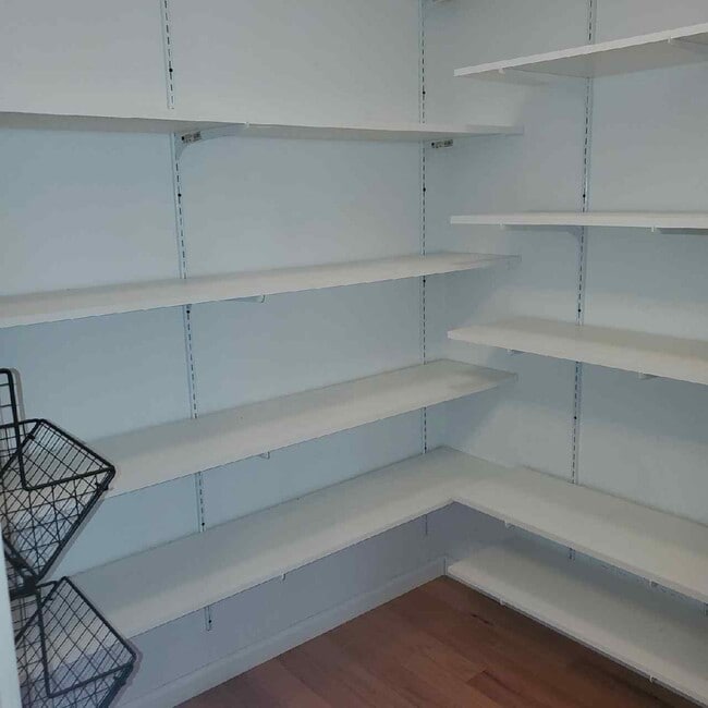 Building Photo - 449 Poplar St