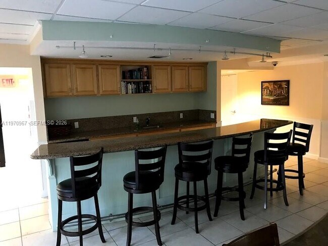 Building Photo - 151 NE 16th Ave