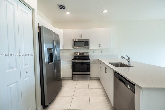 Building Photo - 3448 W 114th Terrace