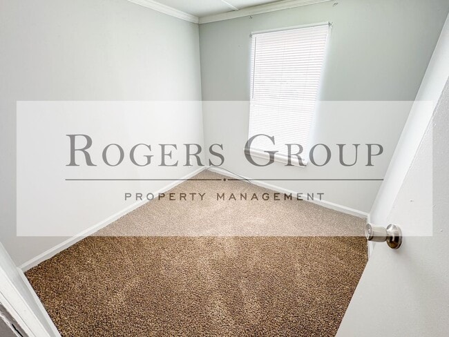 Building Photo - 390 S Chavis Rd