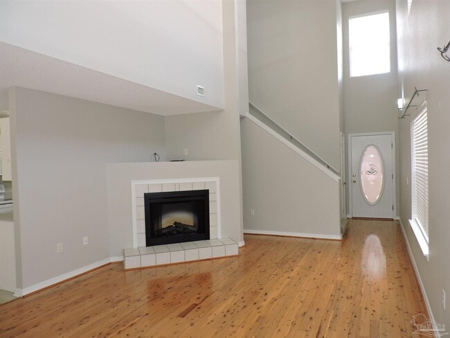 Building Photo - 6298 Cottage Woods Dr