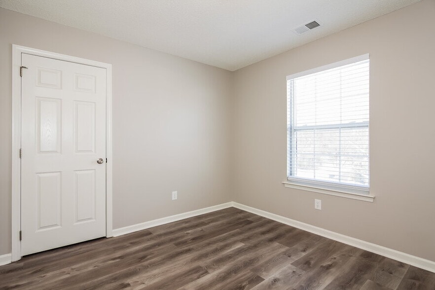 Building Photo - 109 Silverleaf Ct